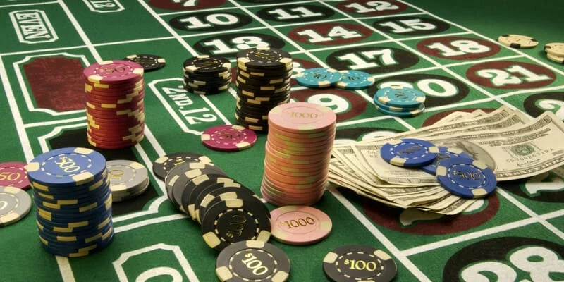 Không gian chơi Casino J88 trực tuyến với dealer xinh đẹp